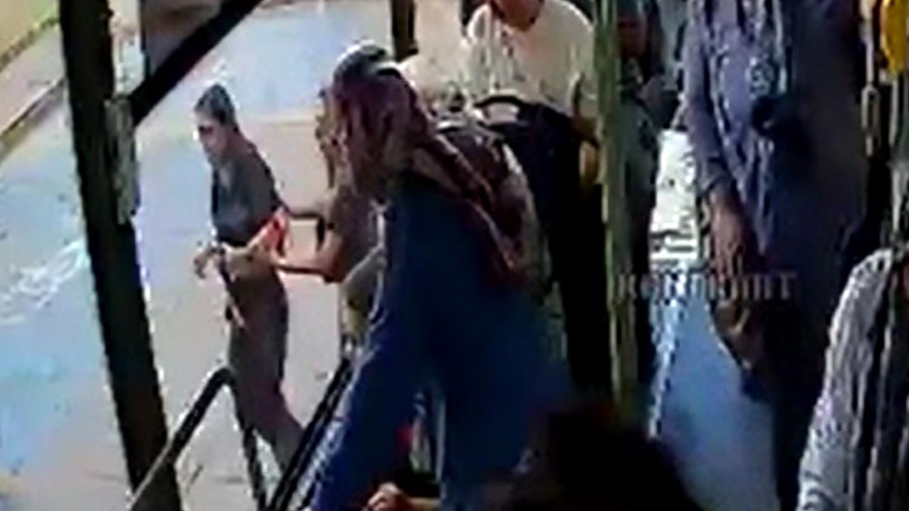 Güzergahı hastaneye çevirdi: Rahatsızlanan yolcu için saniyelerle yarışıldı